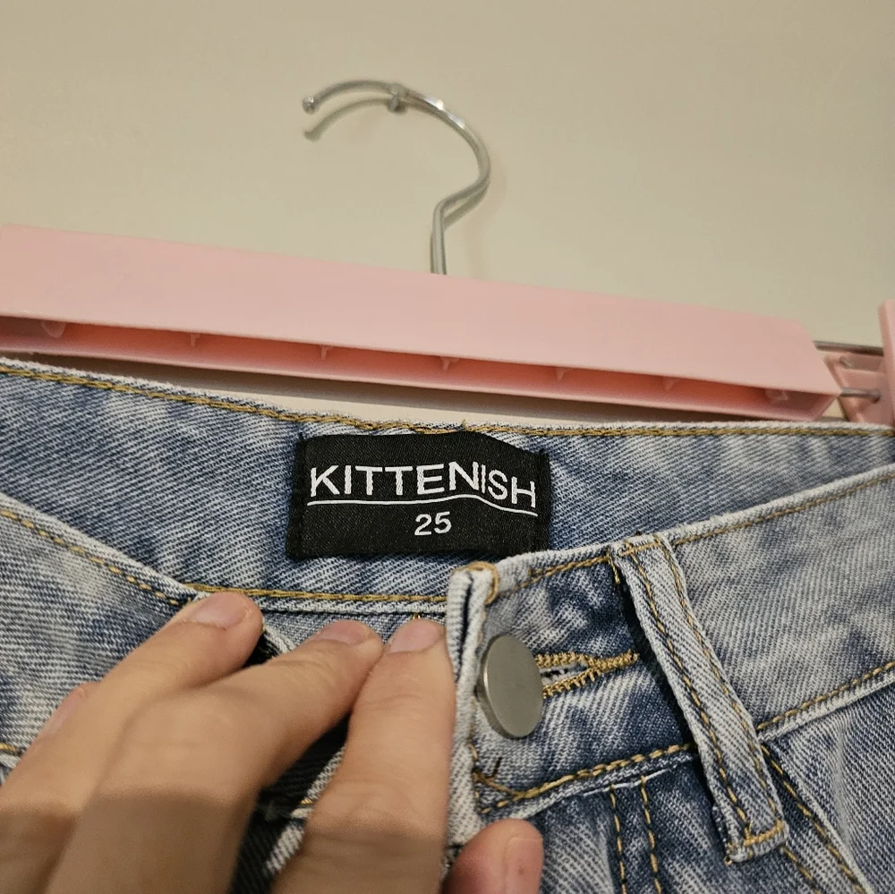 Kittenish Hise Rise Wide Leg Split Hem Retro Denim Jeans Jessie James De… - Picture 6 of 12